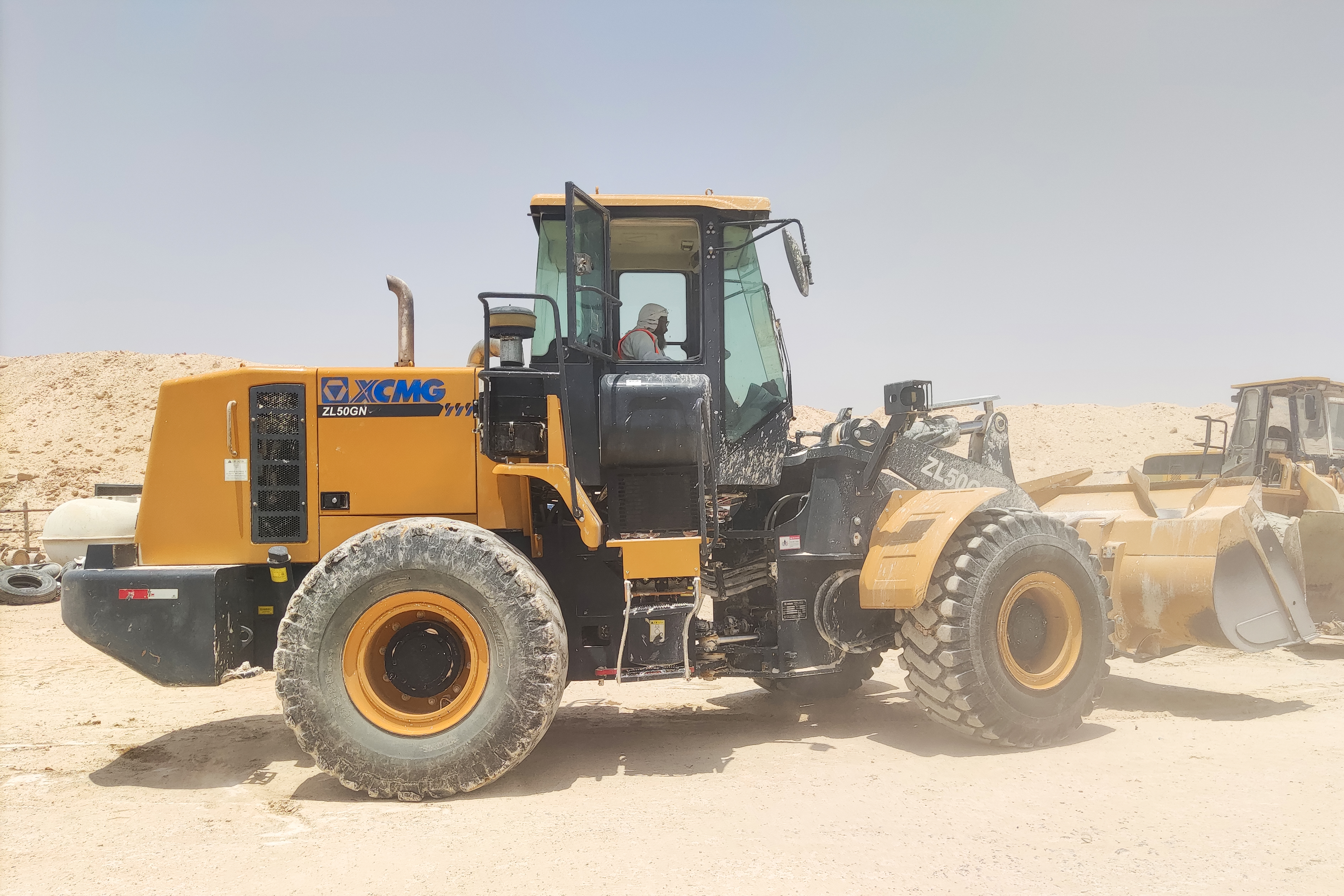 2��11000Сʱ��5845cc����˹ZL50GN���ж��ͻ�����