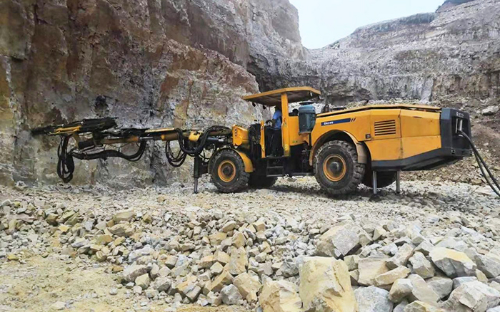 “化水为电”，5845cc威尼斯凿岩台车提速水电站扩机工程
